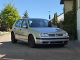 Volkswagen VW Golf 4 1.9 TDI 90 PS 2. Handviele Neut... - Volkswagen Golf: 90ps TDI