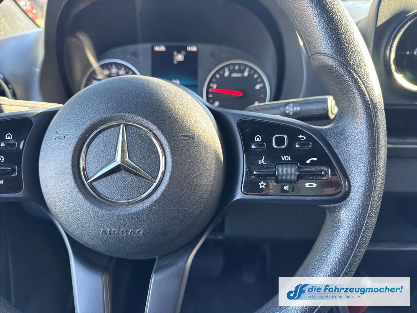 Fahrzeugabbildung Mercedes-Benz Sprinter Kasten 317 CDI L2 Automa. Navi CarPlay