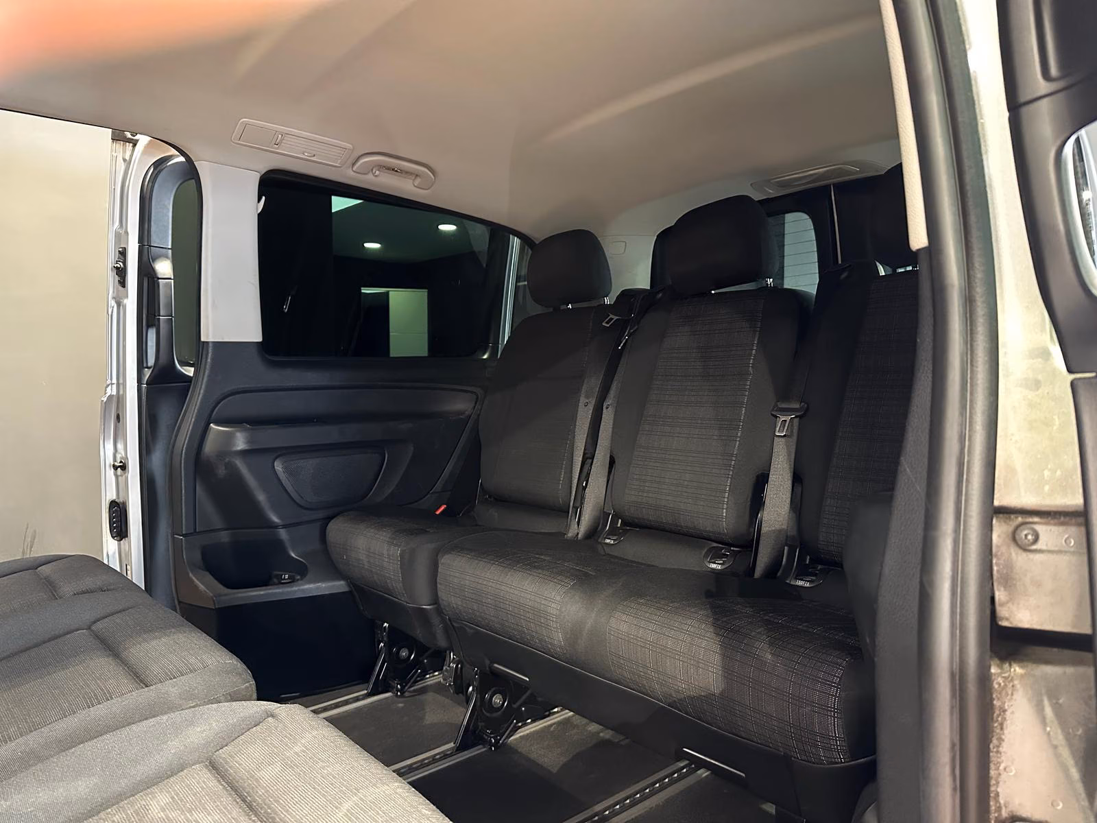 Mercedes-Benz VITO TOURER 114 LANG 9SITZE 2xSCHIEBETÜR 2xKLIMA