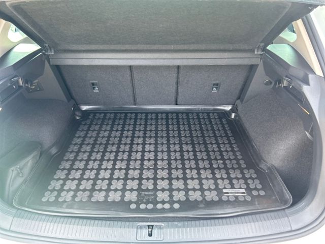 Fahrzeugabbildung Volkswagen Tiguan 2.0 TSI ELEGANCE 4MOTION KLIMA LED NAVI A