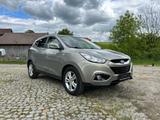 Hyundai ix35 2.0 4WD 163PS AHK TÜV/SERVICE-NEU 8fach - Hyundai ix35 von privat