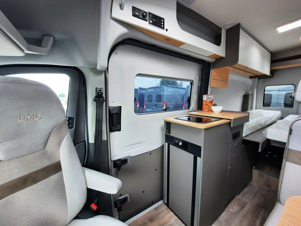 Fahrzeugabbildung LMC Innovan 592 Verfüg./Sparen Sie 10.818,- €