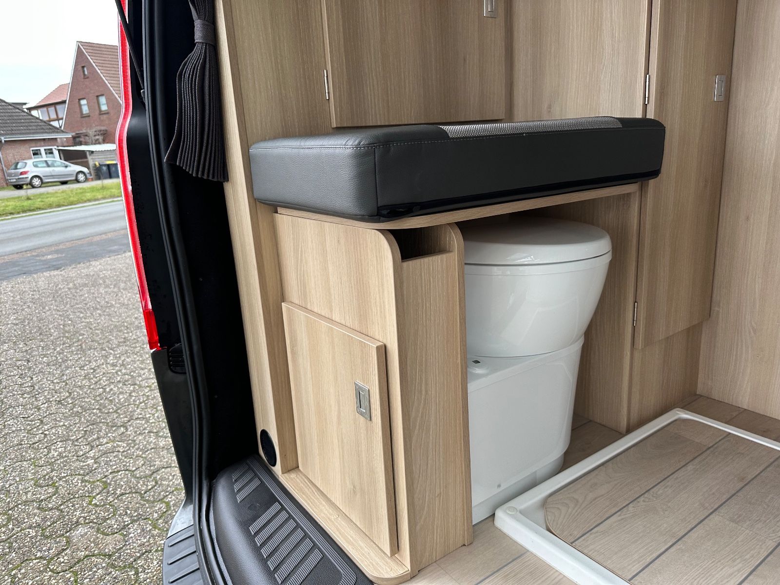 Fahrzeugabbildung Ford Transit Dreamer CapLand 2.0 TDCi AHK/Xenon/Navi