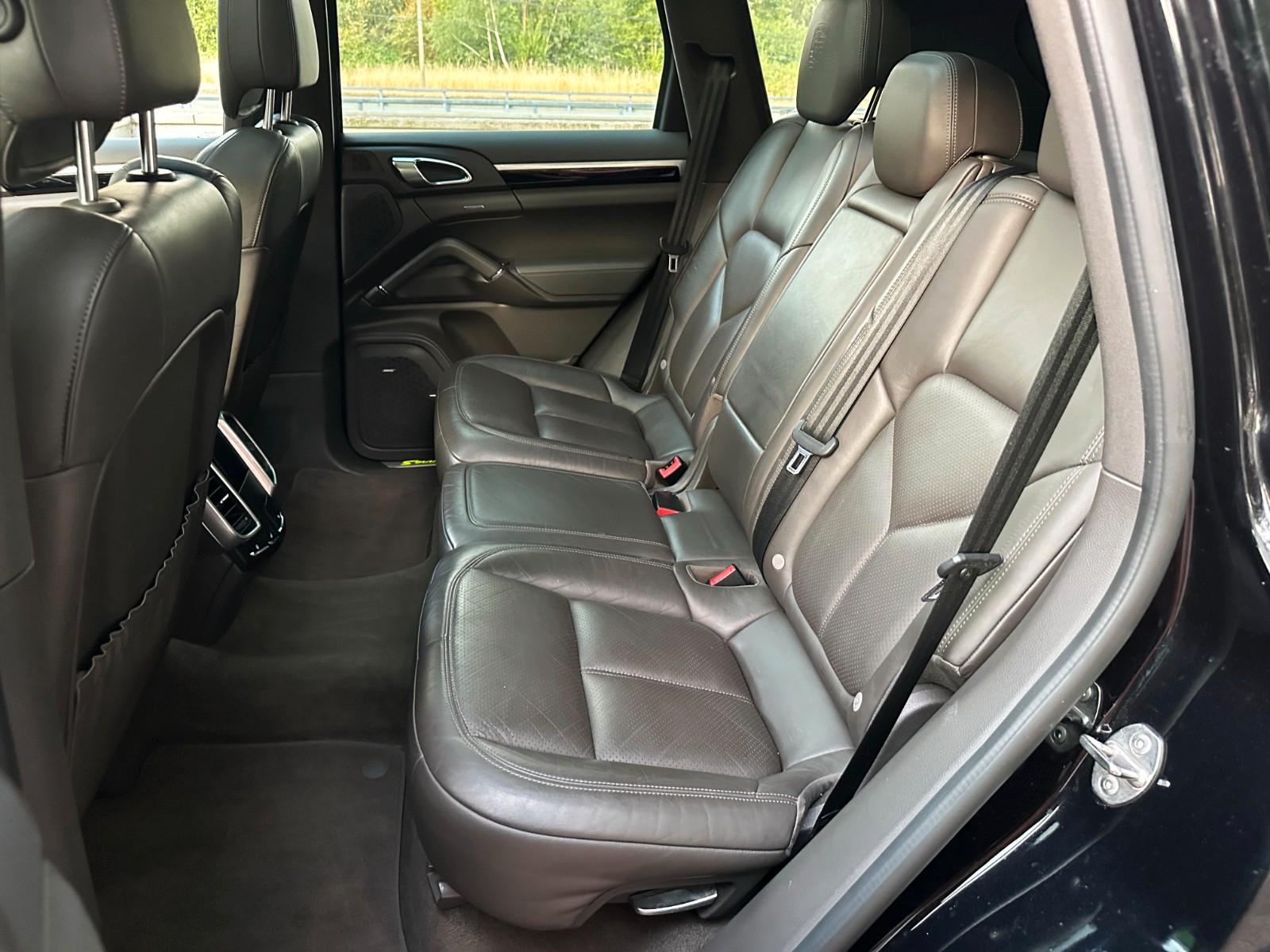 PORSCHE CAYENNE S E-HYBRID PLATINUM EDITION *PANO*LM-21" | 416 ch | 4X4 | BVA | 1-HD, TOP-AUSSTATTUNG!