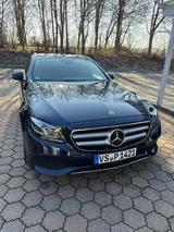 Mercedes-Benz E-220d*Allrad*LED*Navi*AHK*Autonom*gepflegt! - Mercedes-Benz E 220 mit Diesel-Antrieb: Blau