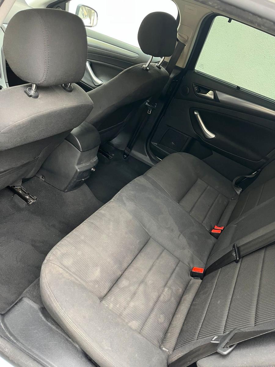 Ford Mondeo 2012 — photo 10