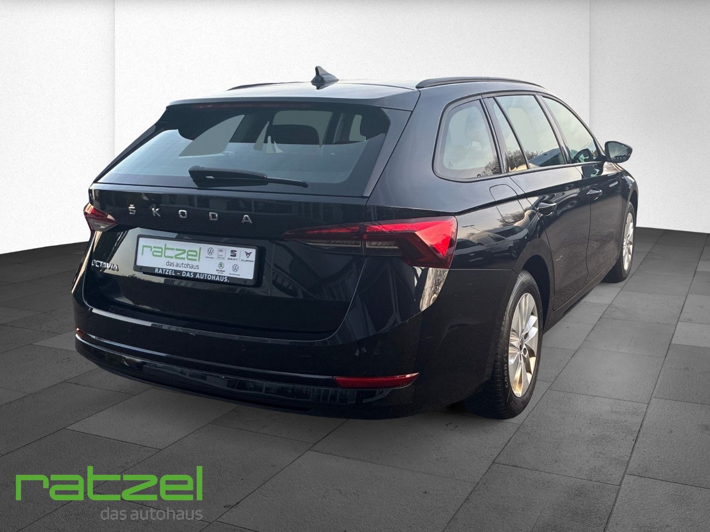 Fahrzeugabbildung SKODA Octavia Combi 2.0 TDI DPF Ambition Navi LED Smar