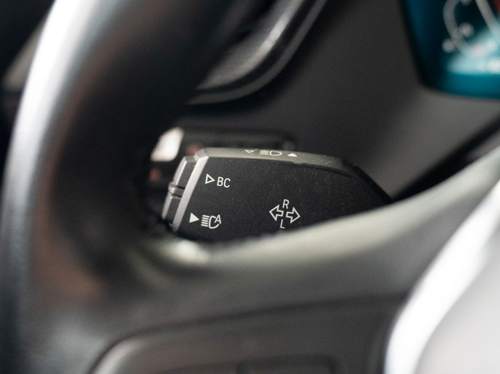 Fahrzeugabbildung BMW 118 i Sport Line AUTOMATIK/SITZHZG./PDC V+H/DAB