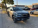 Toyota Hilux 2.8 Schalter Invincible sofort*Bügel+Rollo - Toyota Hilux: Pickup