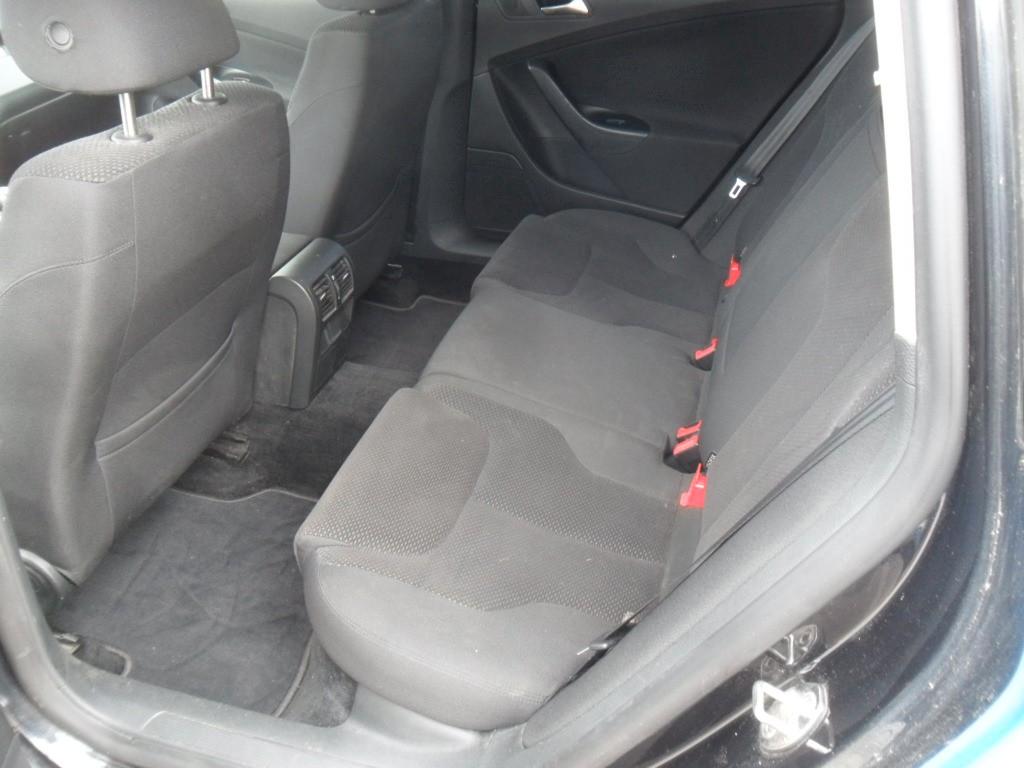 Volkswagen Passat 2009 — photo 10