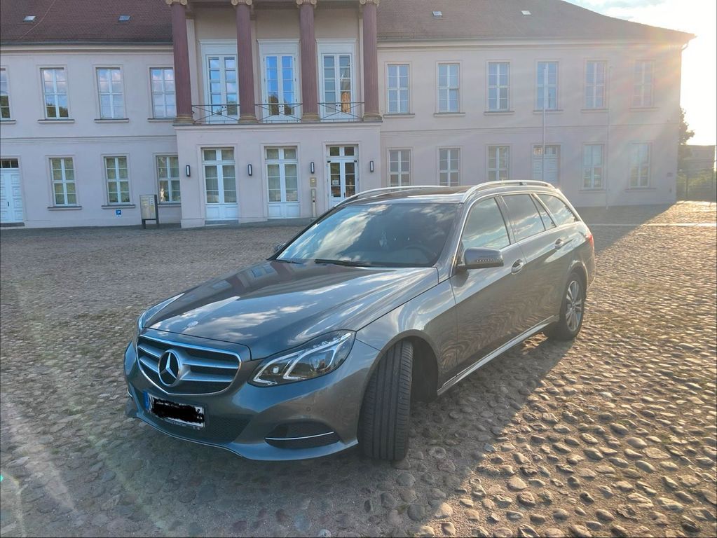 Image of Mercedes-Benz E 200