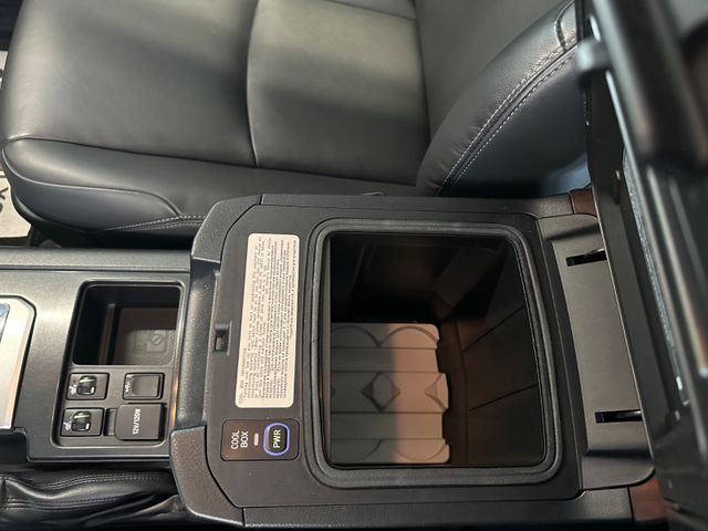 Toyota Land Cruiser  Executive