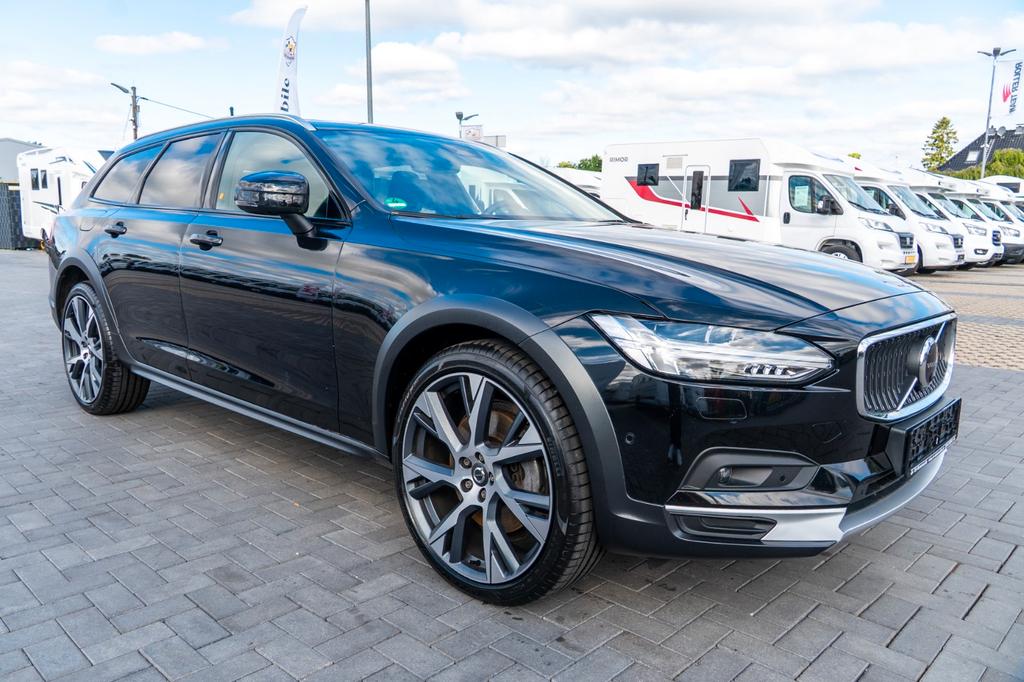 Volvo V90 Cross Country