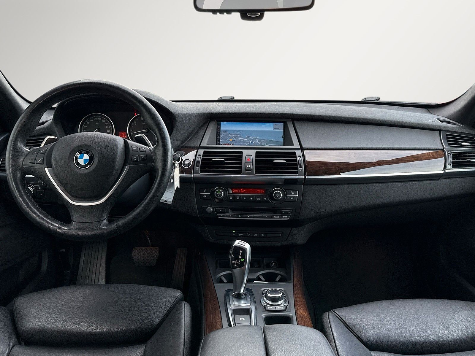 Fahrzeugabbildung BMW X5 xDrive50i*Pano*Bi-Xen*Memory*Head-Up*2-Zonen*
