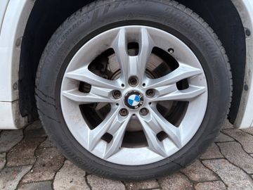 Fahrzeugabbildung BMW X1 23 d xDrive M Paket Navi Prof Xenon 18"