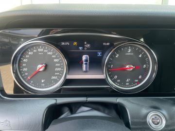 Mercedes E 220 - 10