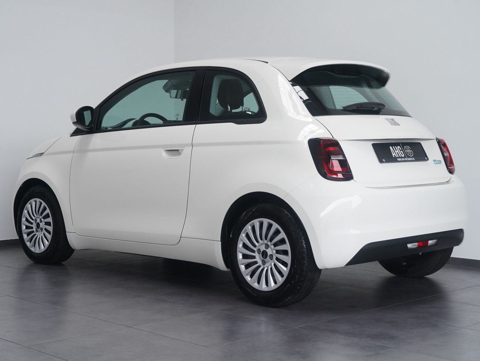 Fahrzeugabbildung Fiat 500e TEMPOMAT/DC-LADEN/SOH