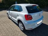 Volkswagen Polo 1.0 Comfortline NAVI.PDC VO+HI,SCHECKHEFT - Cars in Braunschweig: Kleinwagen