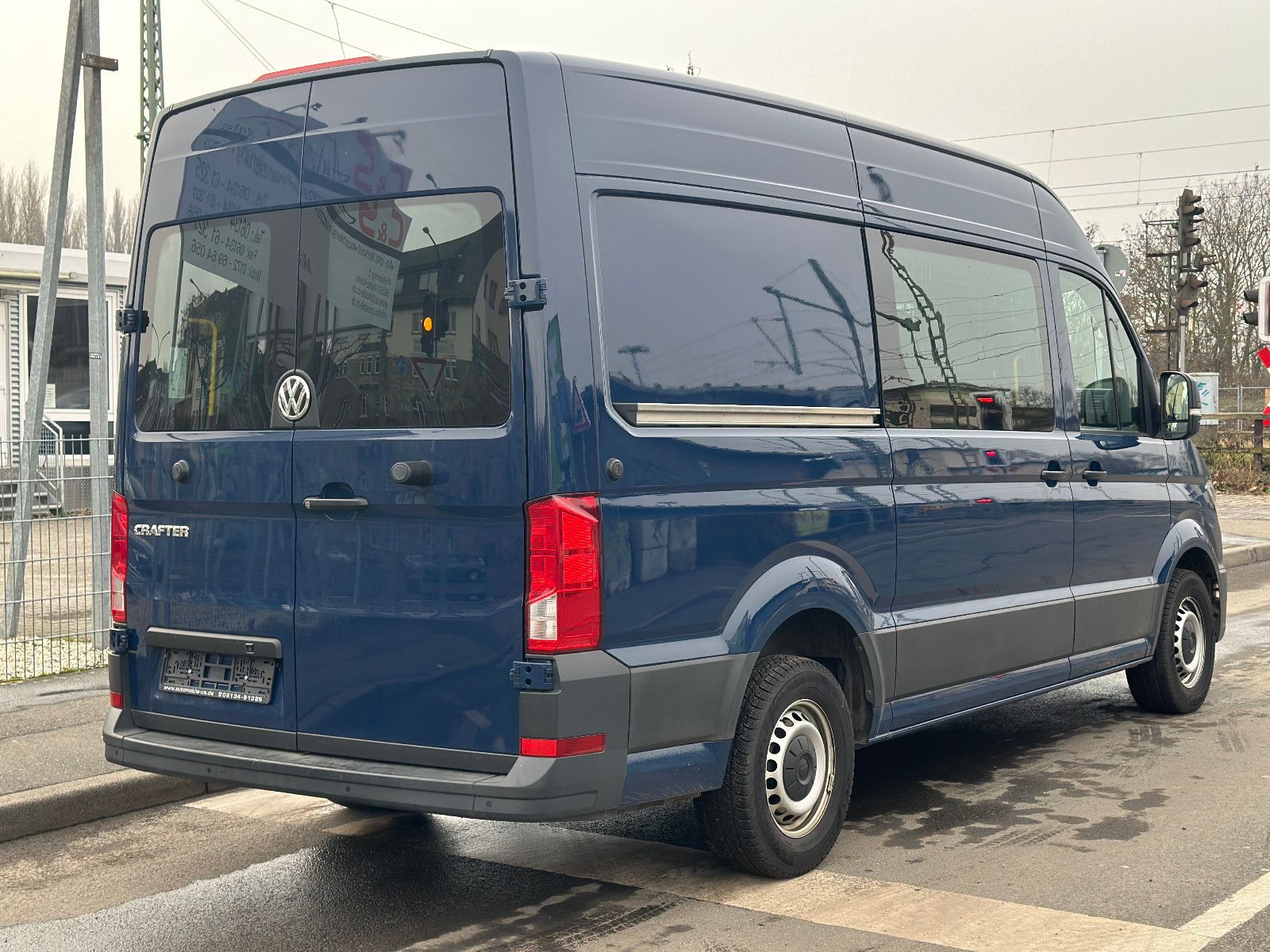 Fahrzeugabbildung Volkswagen CRAFTER KASTEN M.2021 35 MITTELLANG HOCHDACH RWD