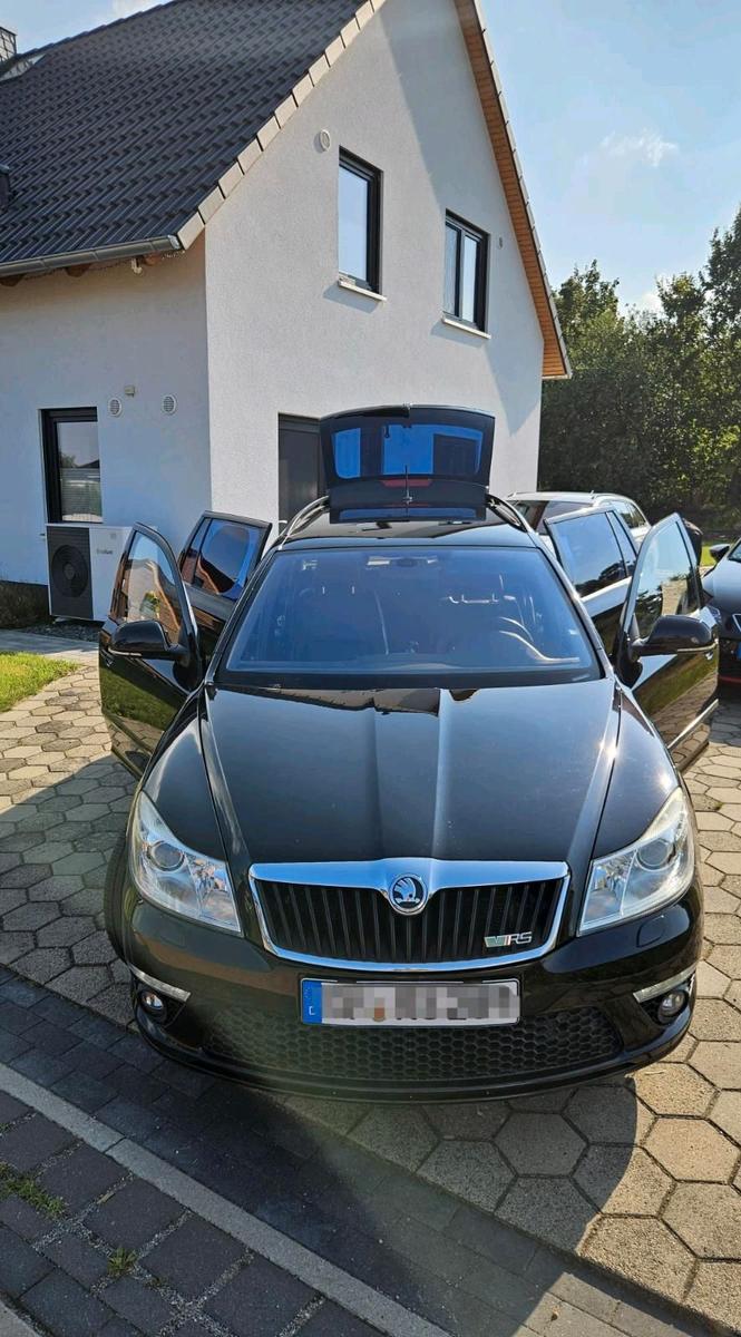 Skoda Octavia 2010 — interior