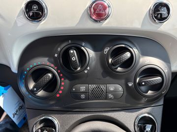 Fahrzeugabbildung Fiat 500 Dolcevita Pano Klimaaut. Temp DAB CarPlay