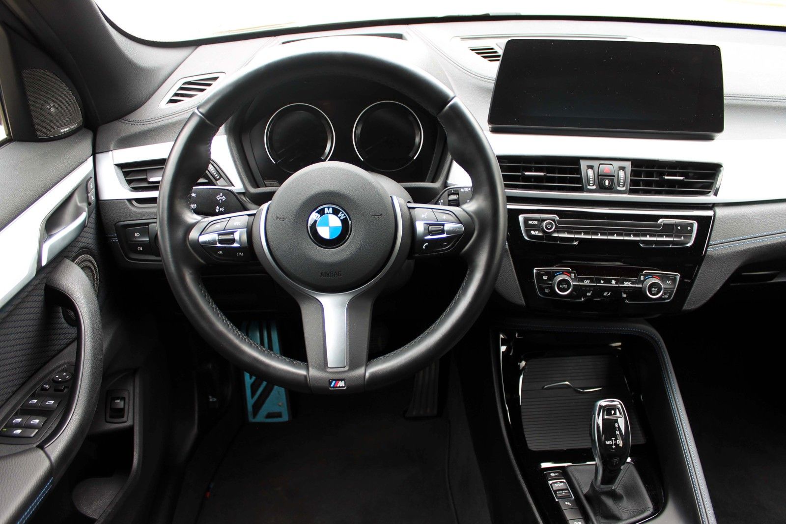 Fahrzeugabbildung BMW X1 xDrive 25i Steptr M-Sport ACC LED PDC KAM HUD