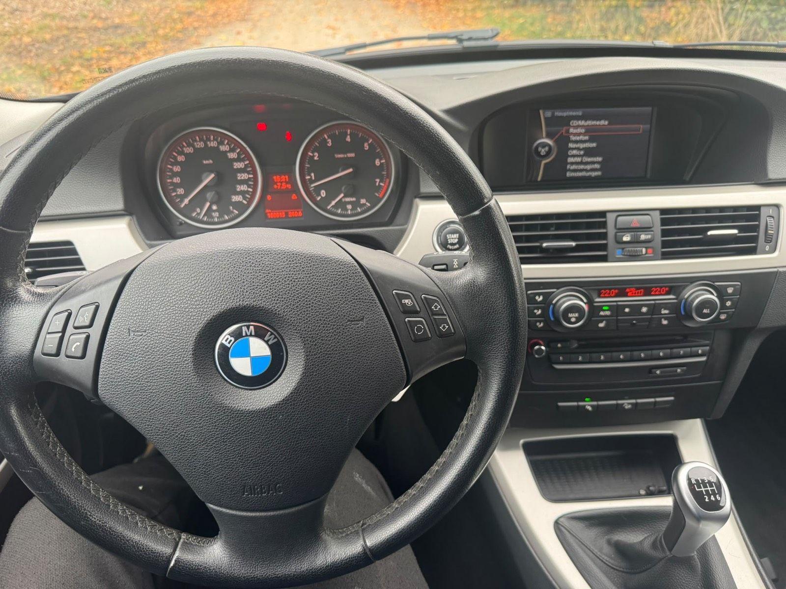 BMW 325 2011 — photo 11