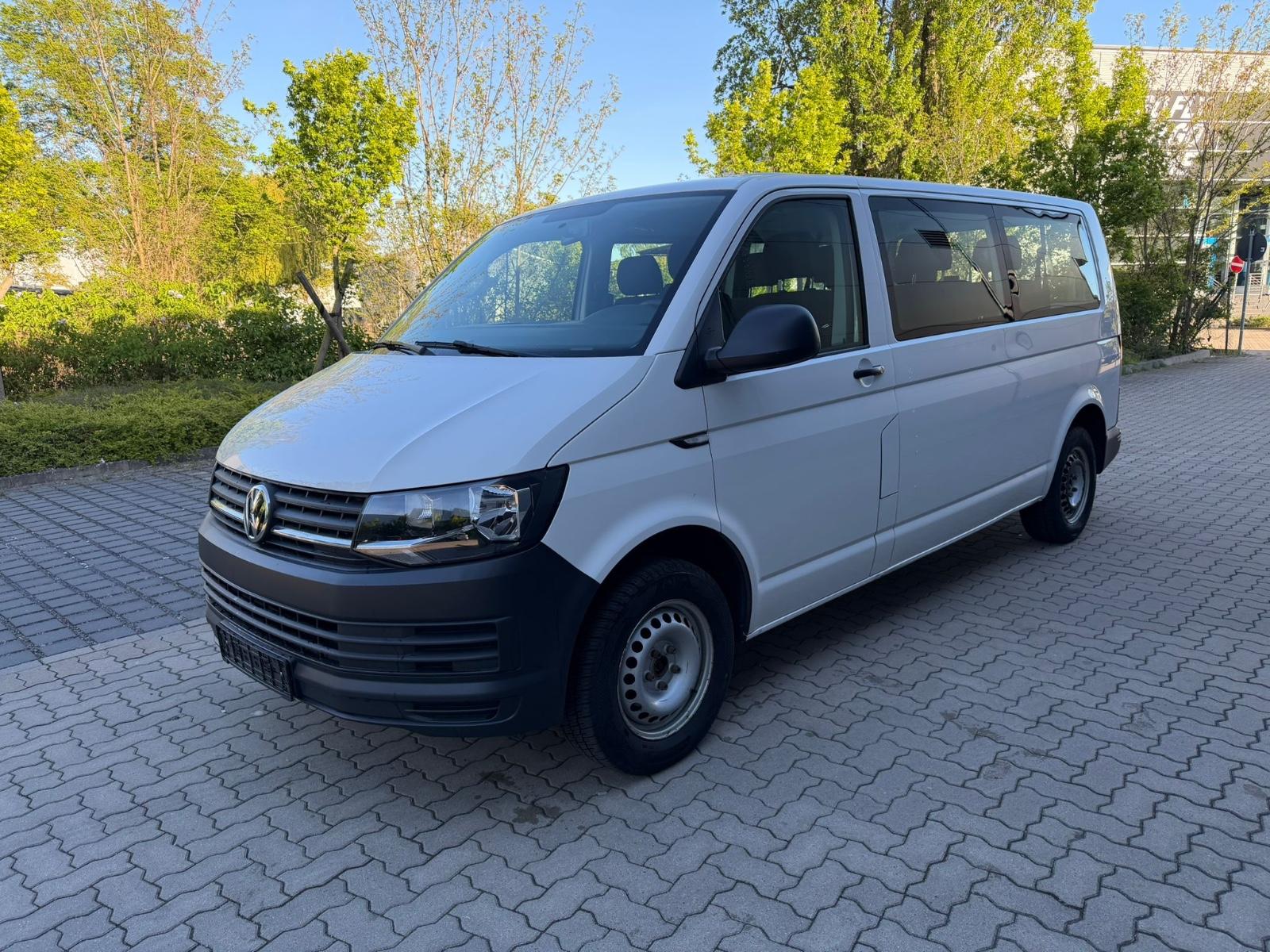 Volkswagen T6 Transporter -Kombi lang 9 Sitze PDC Klima