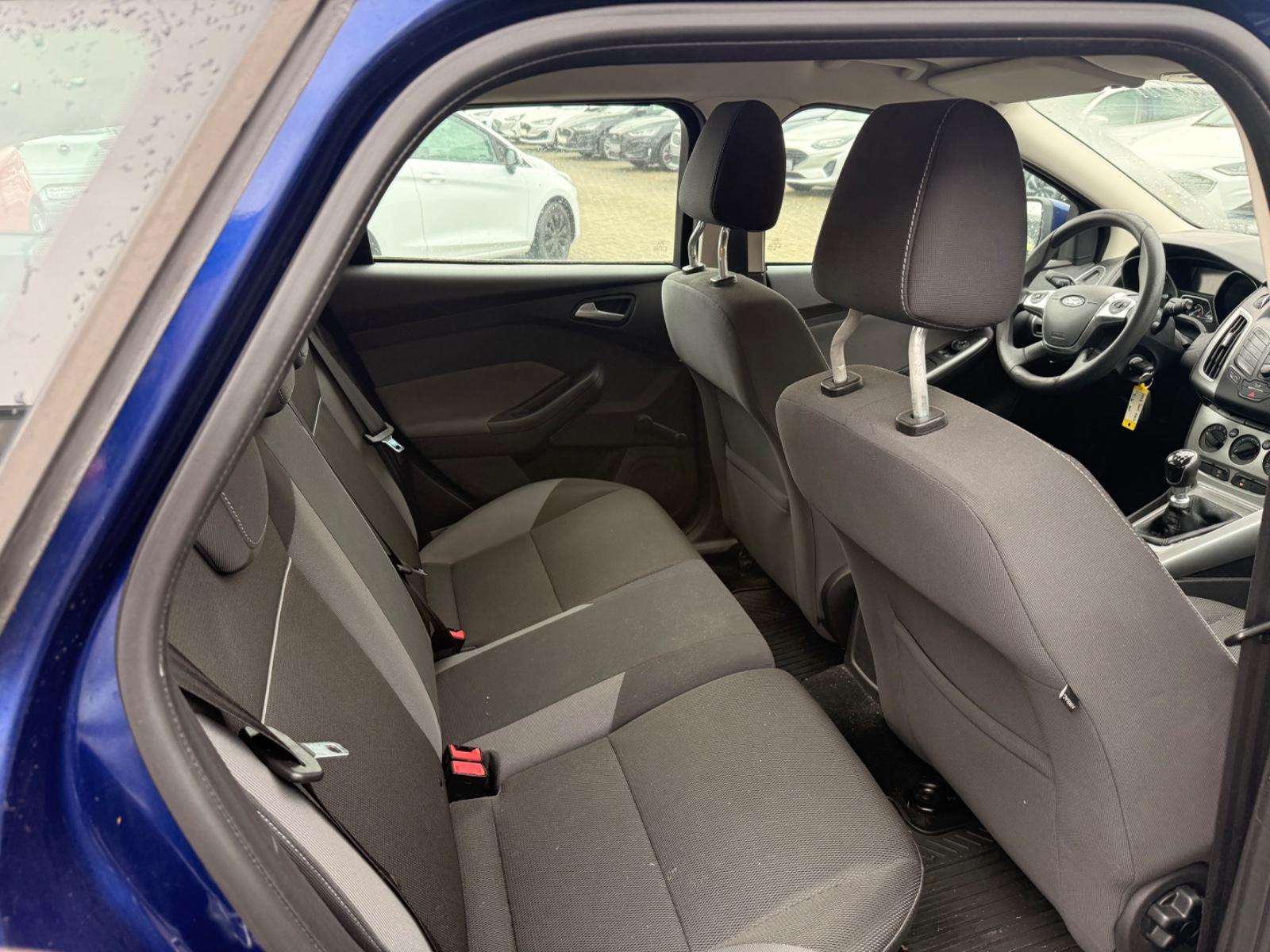 Ford Focus 2013 — photo 14
