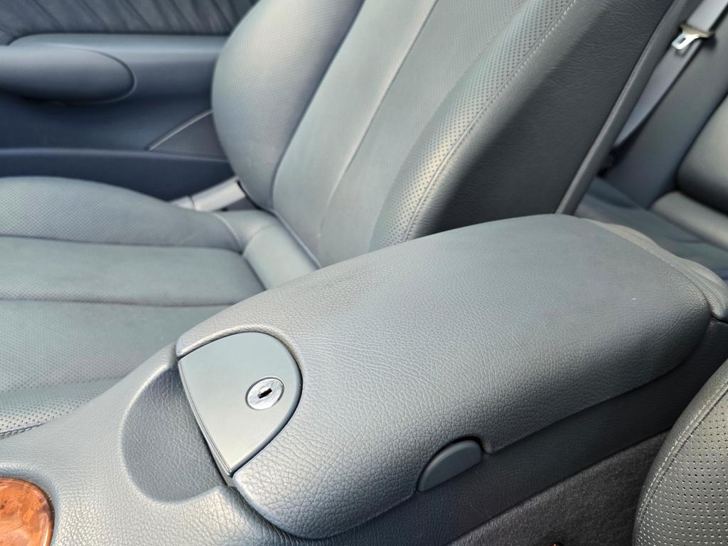 Mercedes-Benz CLK 320