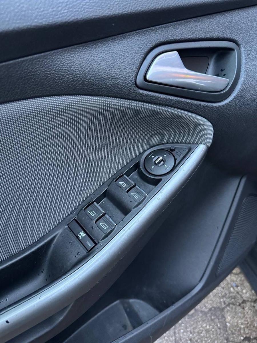Ford Focus 2014 — photo 6