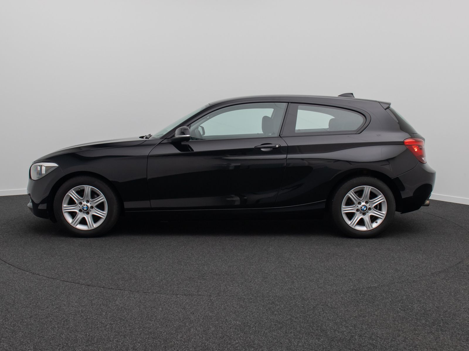 Fahrzeugabbildung BMW 116i Aut NaviBusiness Sitzheizung Freisprecheinr