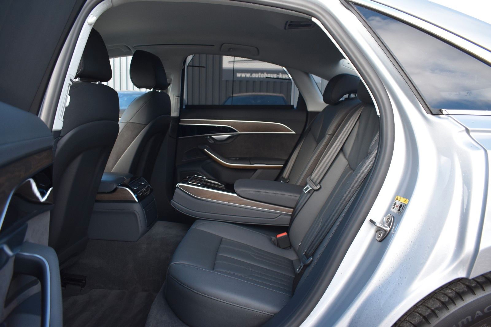 Fahrzeugabbildung Audi A8 55 TFSI quattro Matrix Softc. Standh.1.Hand