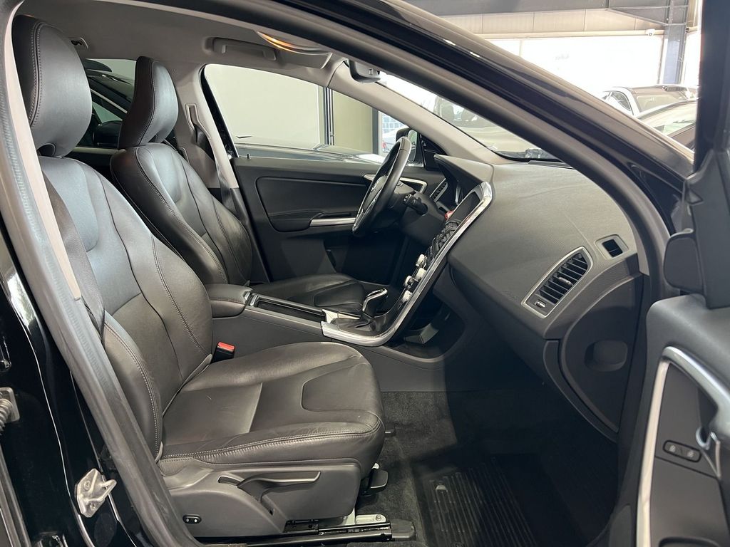 Volvo XC60 D5 Summum AWD *KEIN VERKAUF AN PRIVAT*