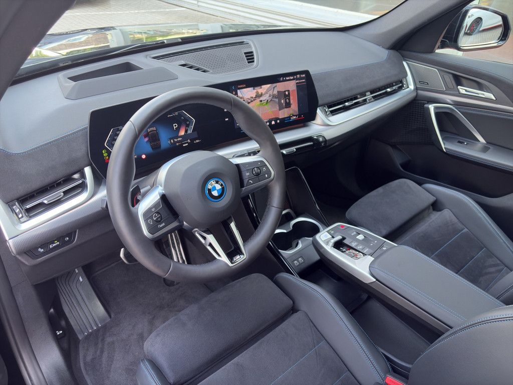 BMW iX1 xDrive30 M-SPORT PRO ELEKTRO PANO 19 AHK foto 5