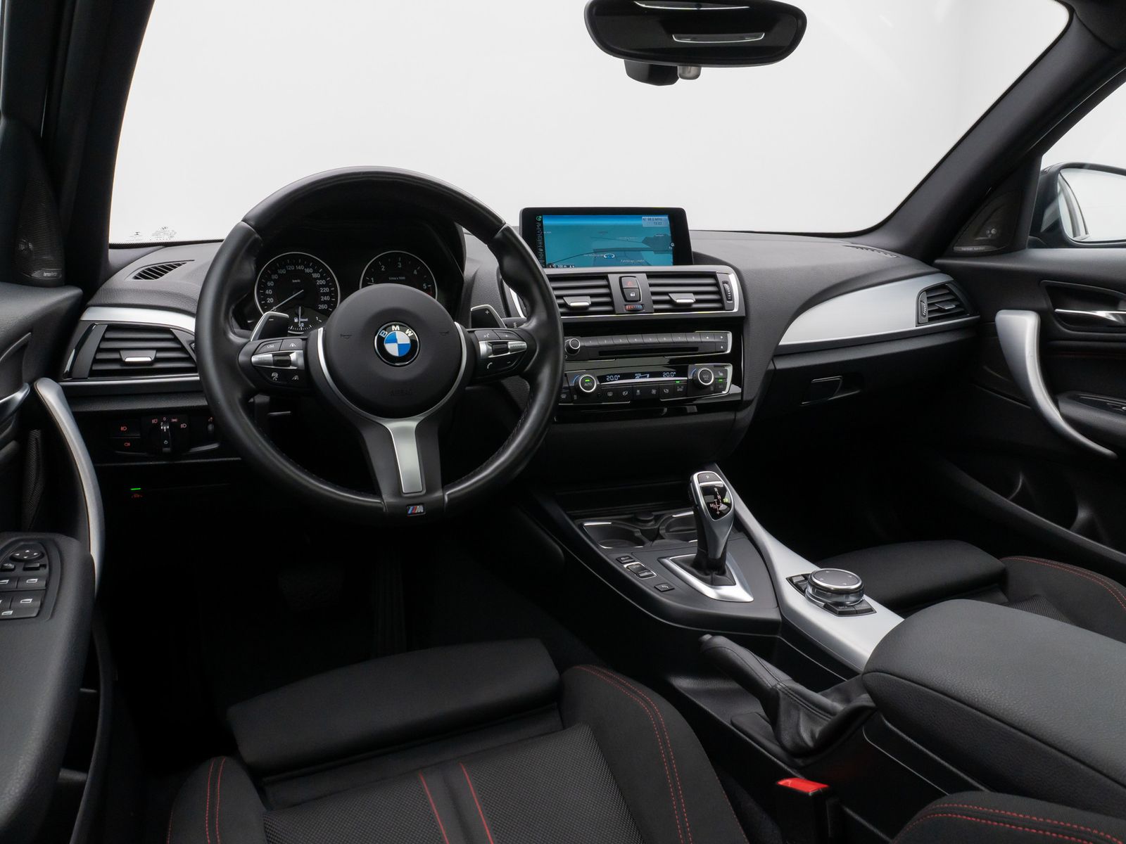 Fahrzeugabbildung BMW 120d xD Sport Line Glasdach H/K PDC LED Komfort