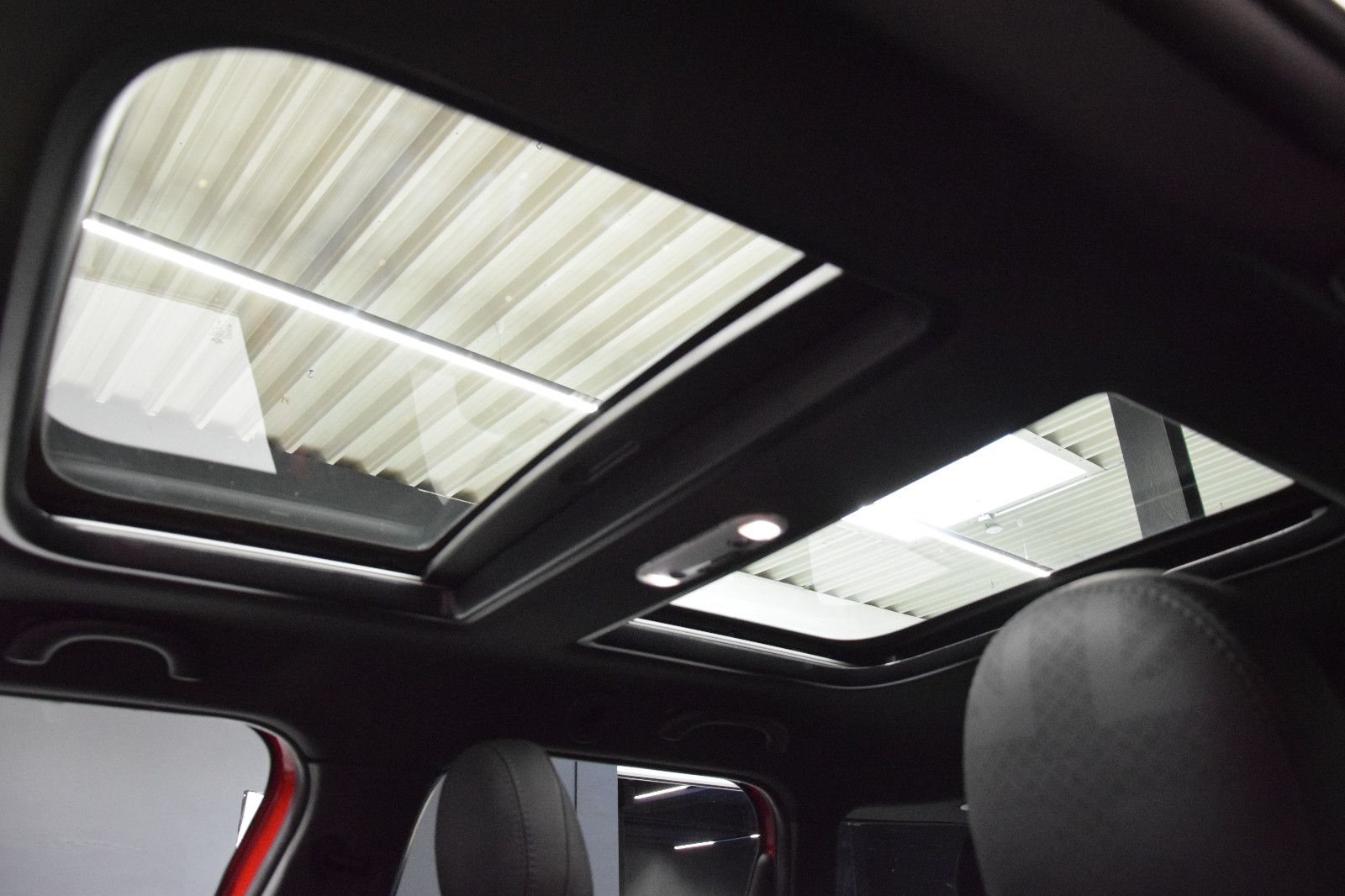Fahrzeugabbildung MINI Cooper Countryman YOURS Pano HuD Leder AHK Memor