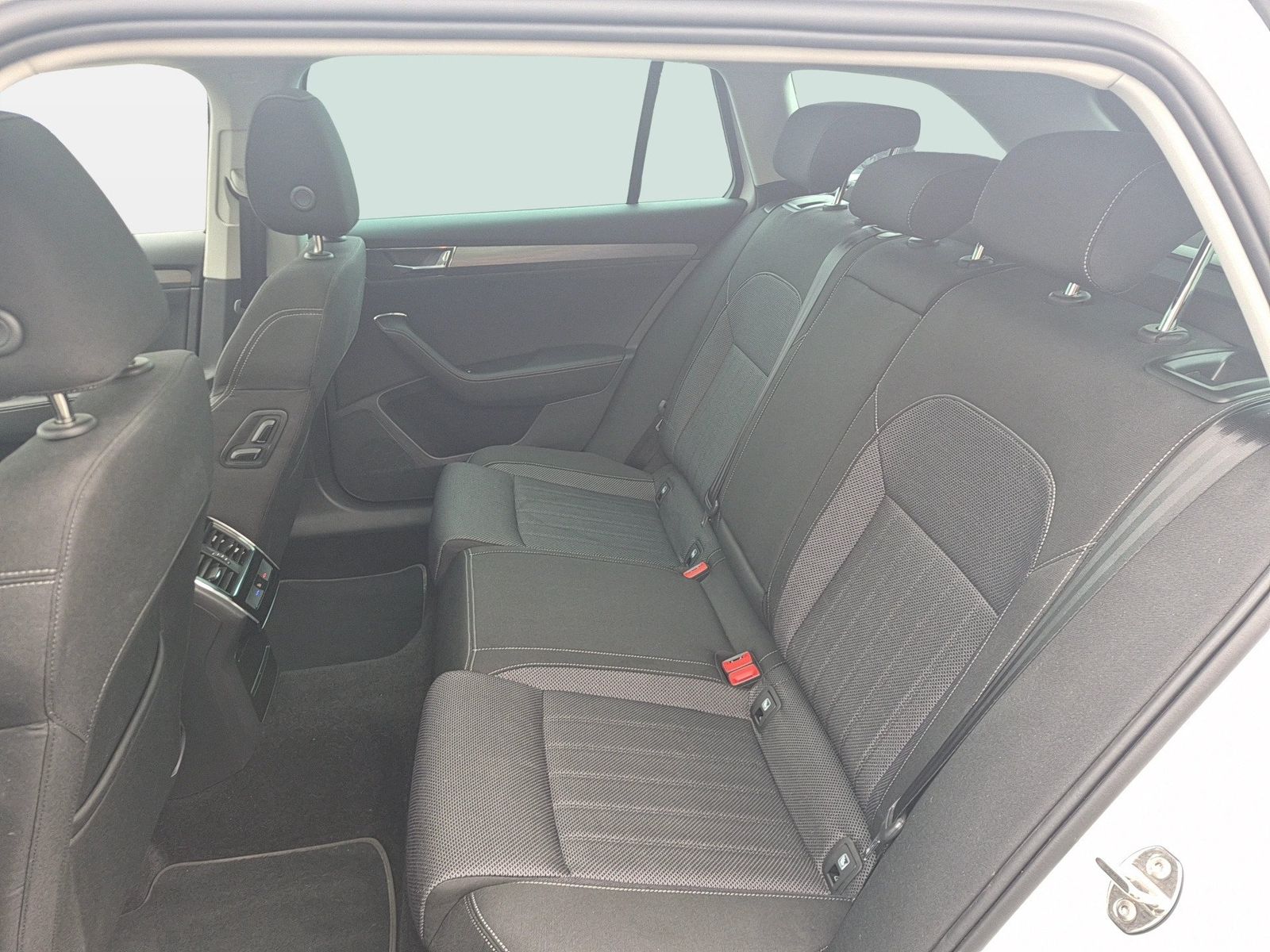 Skoda Superb - Bild 11