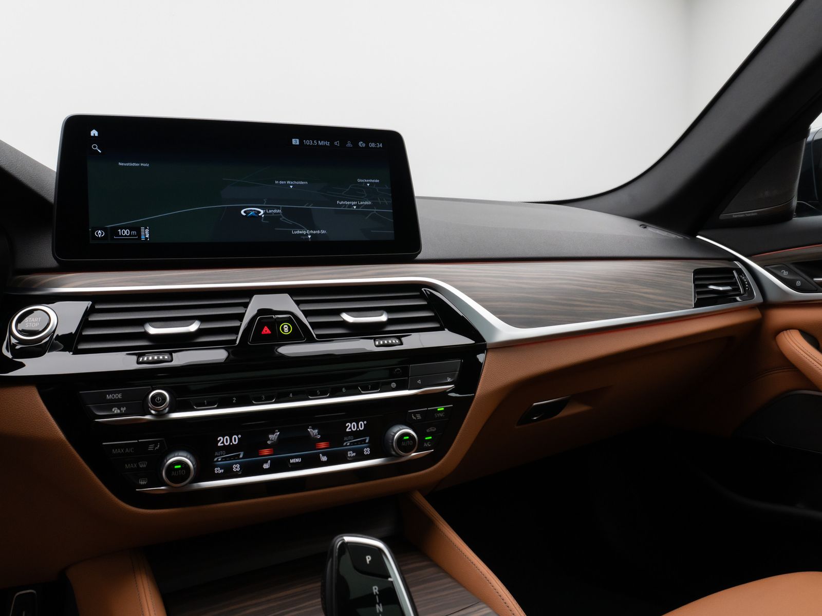 Fahrzeugabbildung BMW 530e M Sport Panorama Laser Kamera HUD DAB H/K