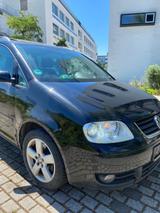 Volkswagen Touran 1.6 FSI Automatik Highline Highline - Volkswagen Touran aus 2005: Highline