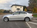 BMW 325i Limousine/ Xenon/Navigation/PDC/17 Zoll - BMW 325 aus 2005: 325i