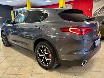 Alfa-Romeo Stelvio - 4