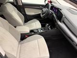 Volkswagen Golf 8 1.5 TSI Style PanoNaviACC EA8 - Volkswagen Golf mit Benzin-Antrieb: Kleinwagen, 1.8