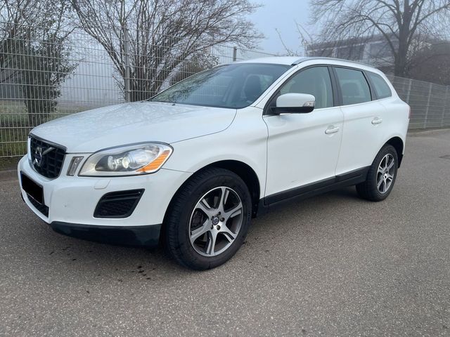 Volvo XC60 Summum AWD AHK 2.Hand gepflegt!