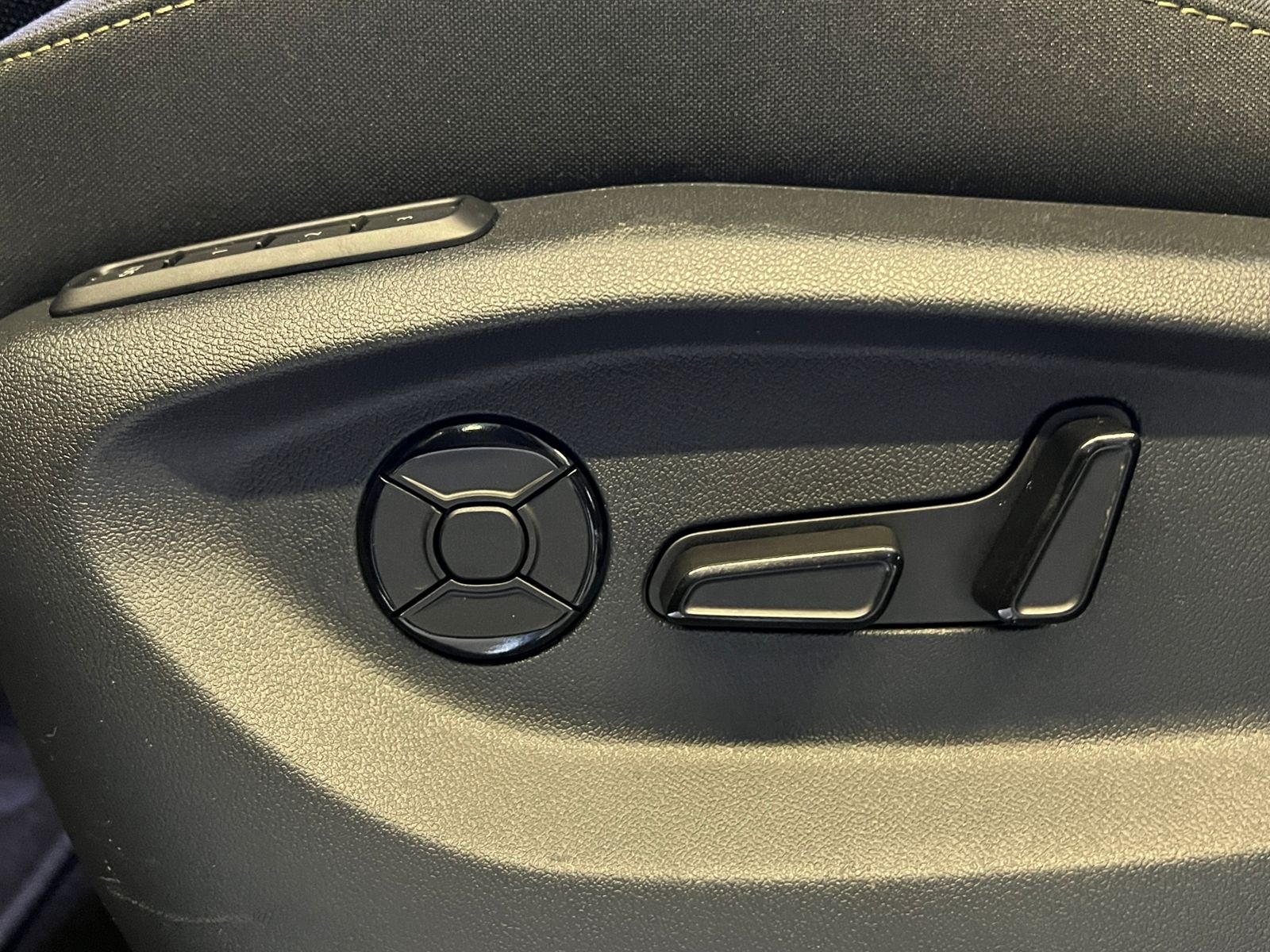 Fahrzeugabbildung SKODA Kodiaq Selection 2.0 TDI DSG *AHK, LED, Komfortp