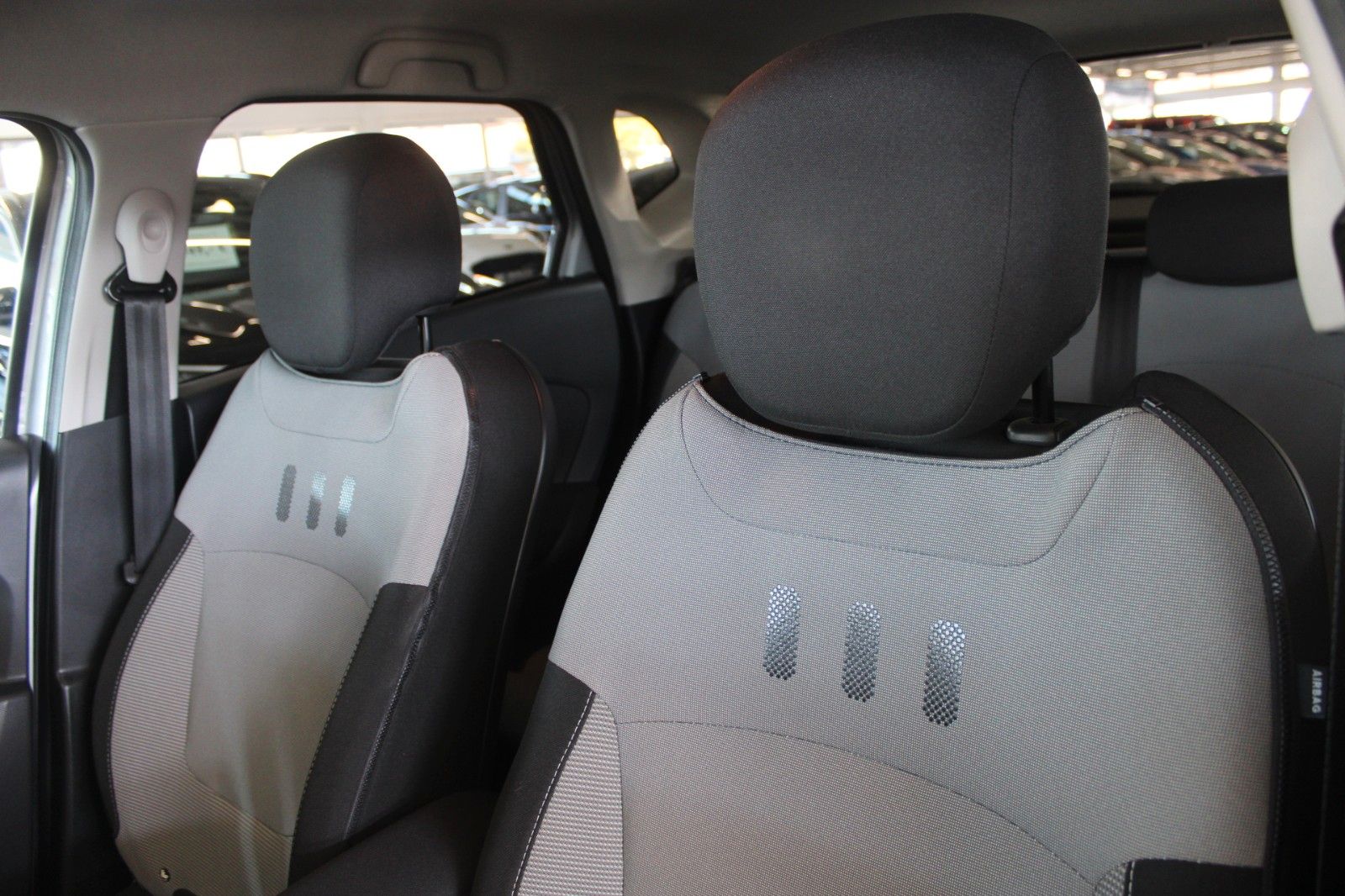 Fahrzeugabbildung Renault Captur Luxe 120 AUTOMATIK AHK NAVI CAM Klimaauto