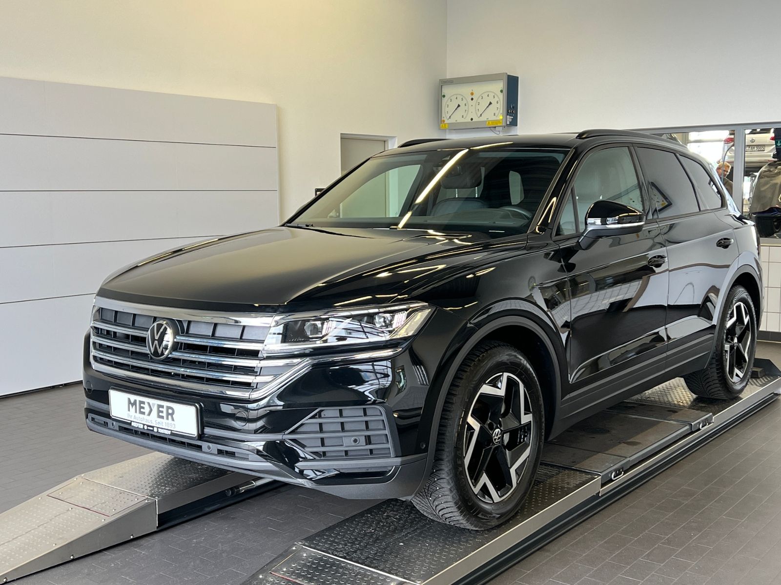 Fahrzeugabbildung Volkswagen Touareg 3.0 TDI 4MOTION *Garantie,AHK,Luftfwg.,1