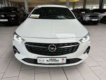 Fotografie des Opel Insignia Sports Tourer 2.0 Diesel AT Elegance AH