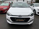 Hyundai i20 Intro Edition 1.Hand, Garantie - Hyundai i20 Gebrauchtwagen in Oberhausen