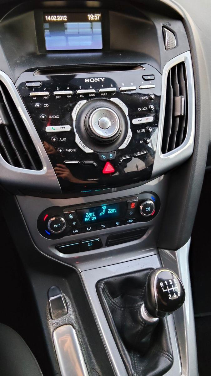 Ford Focus 2012 — photo 9
